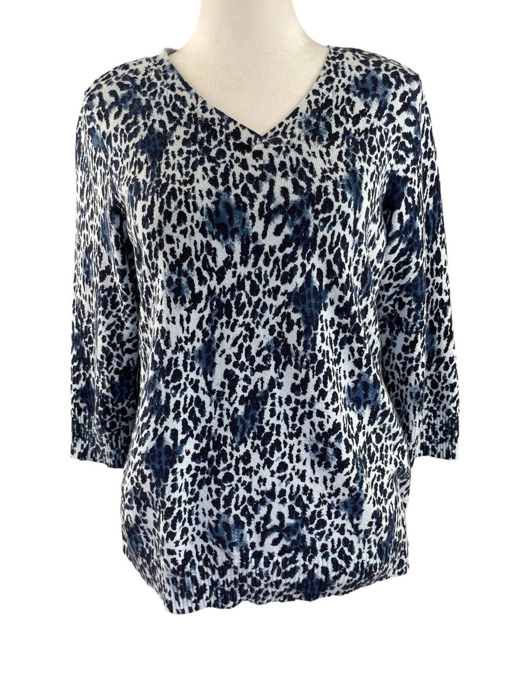 Chico’s Sz 1 (US 8/M) Lightweight Sweater Blue Leopard Print V-Neck 3/4 Sleeve